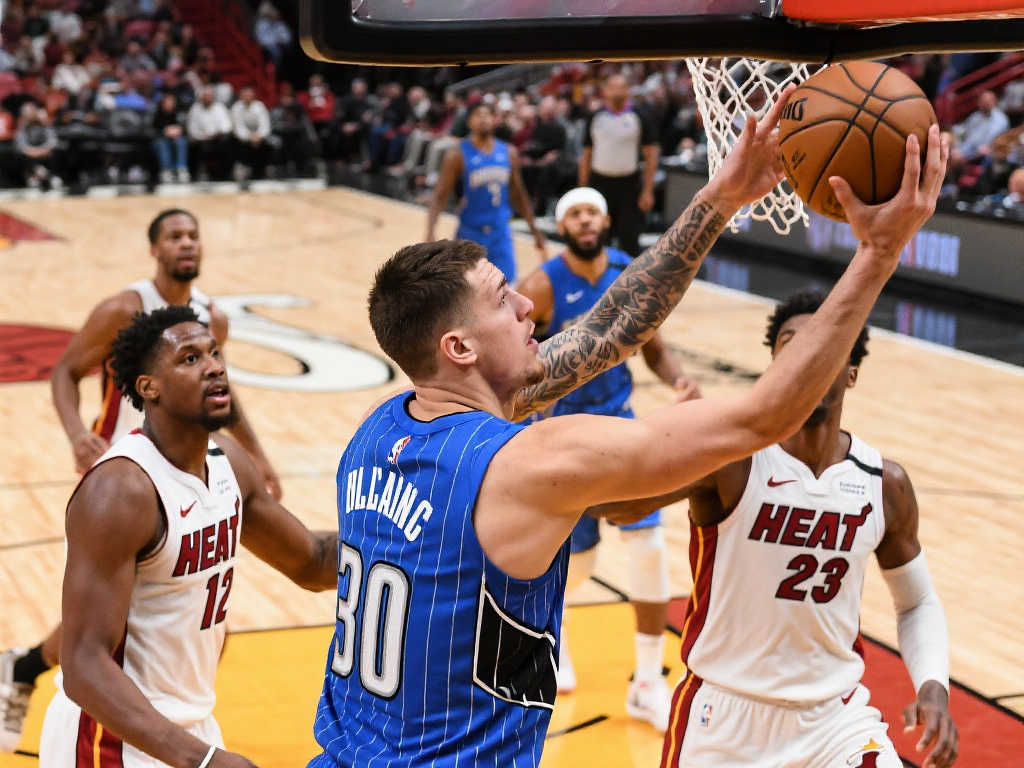 奇迹逆袭!魔术五将缺阵,末节37-8狂胜热火破纪录 奇迹逆袭!魔术五将缺阵,末节37-8狂胜热火破纪录